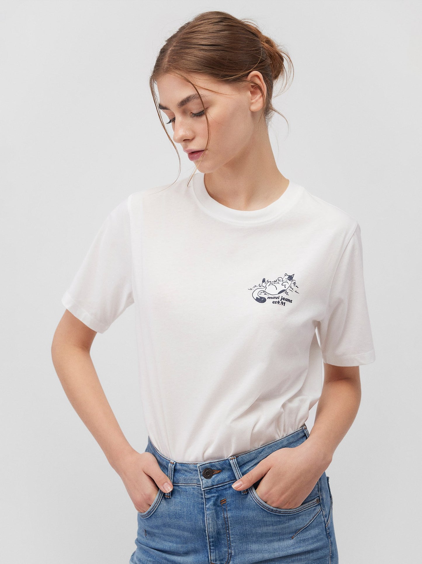 Cat Chilling Tee (Antique White)