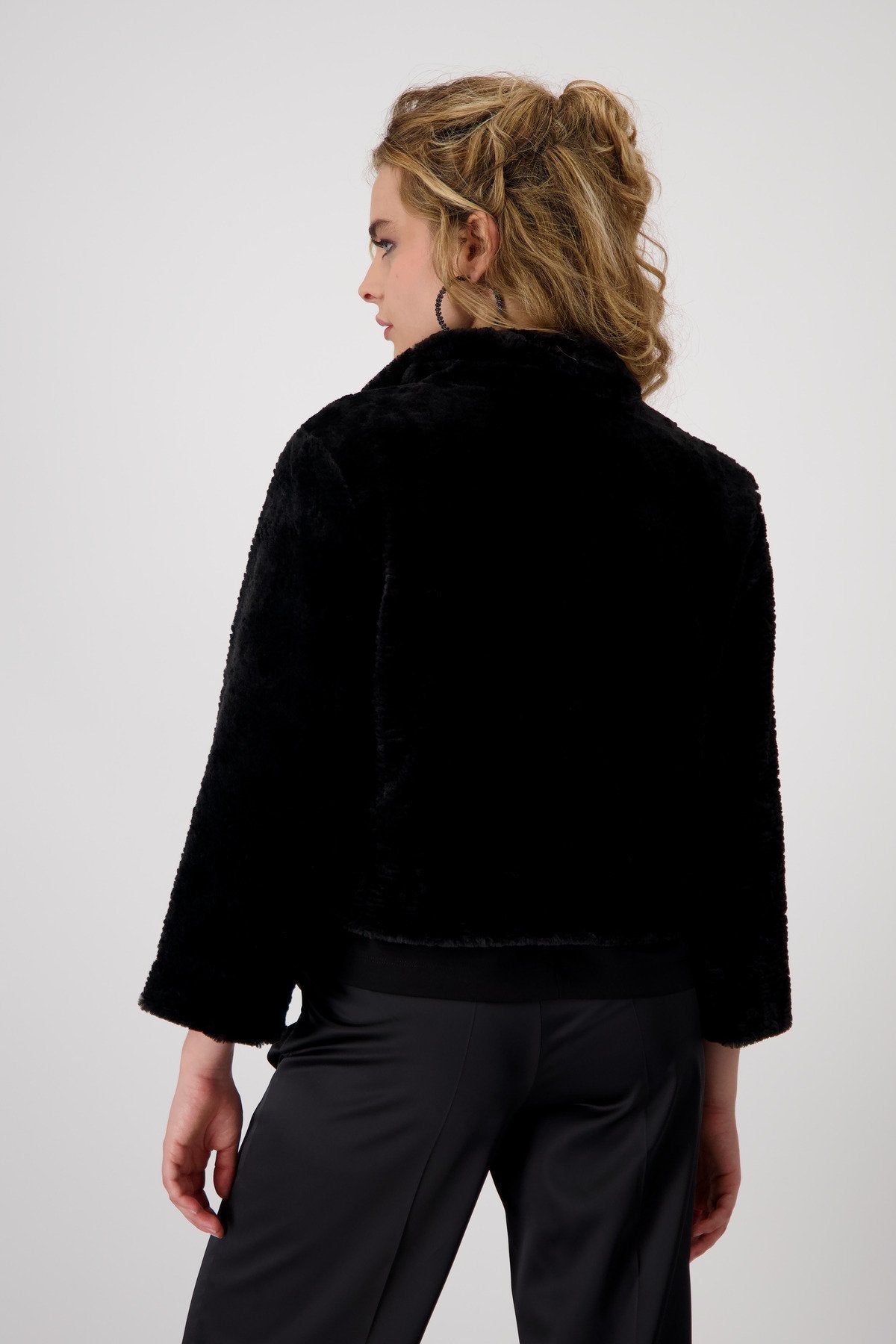 Jacke (Schwarz)