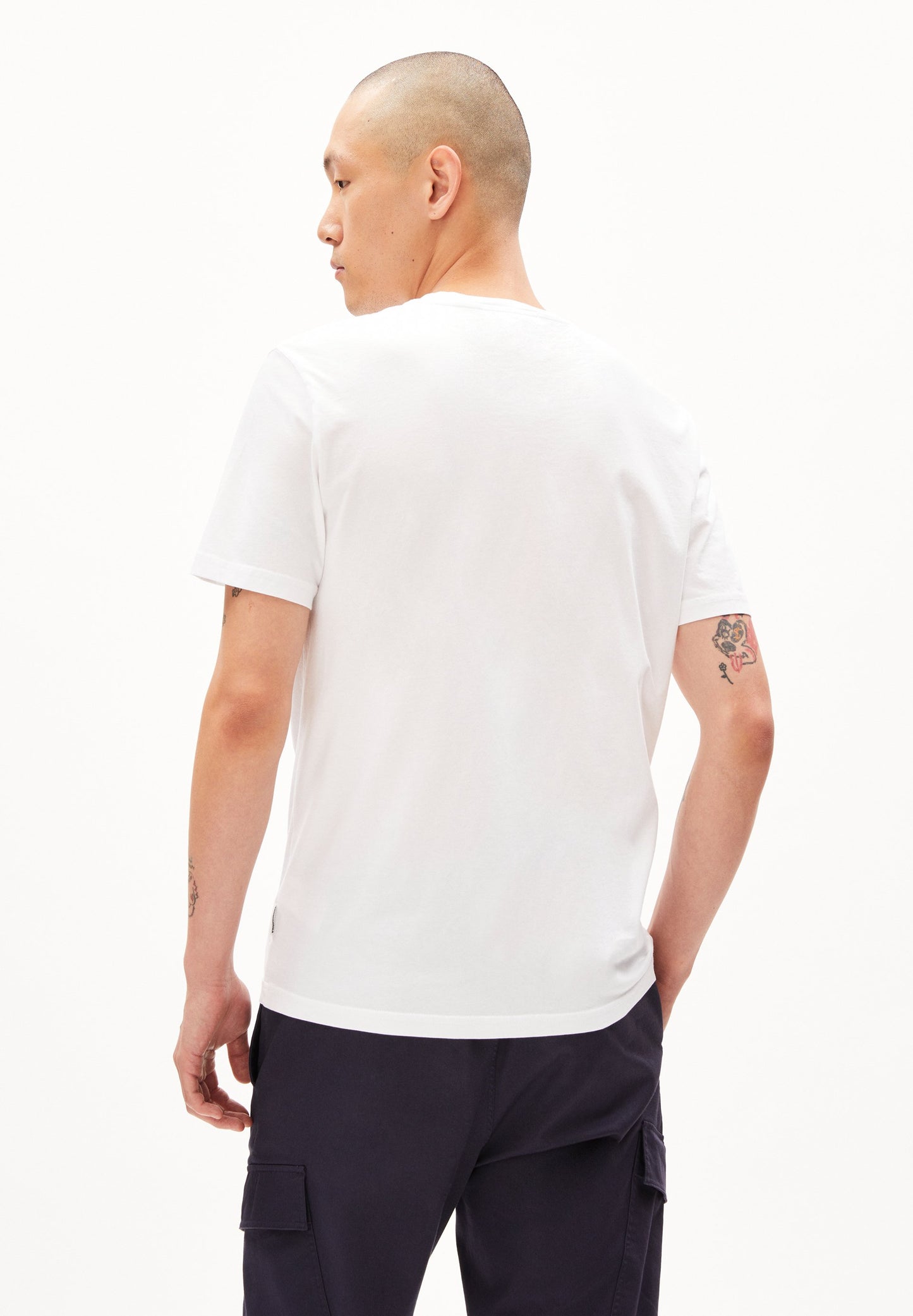 Jaames V-neck (White)