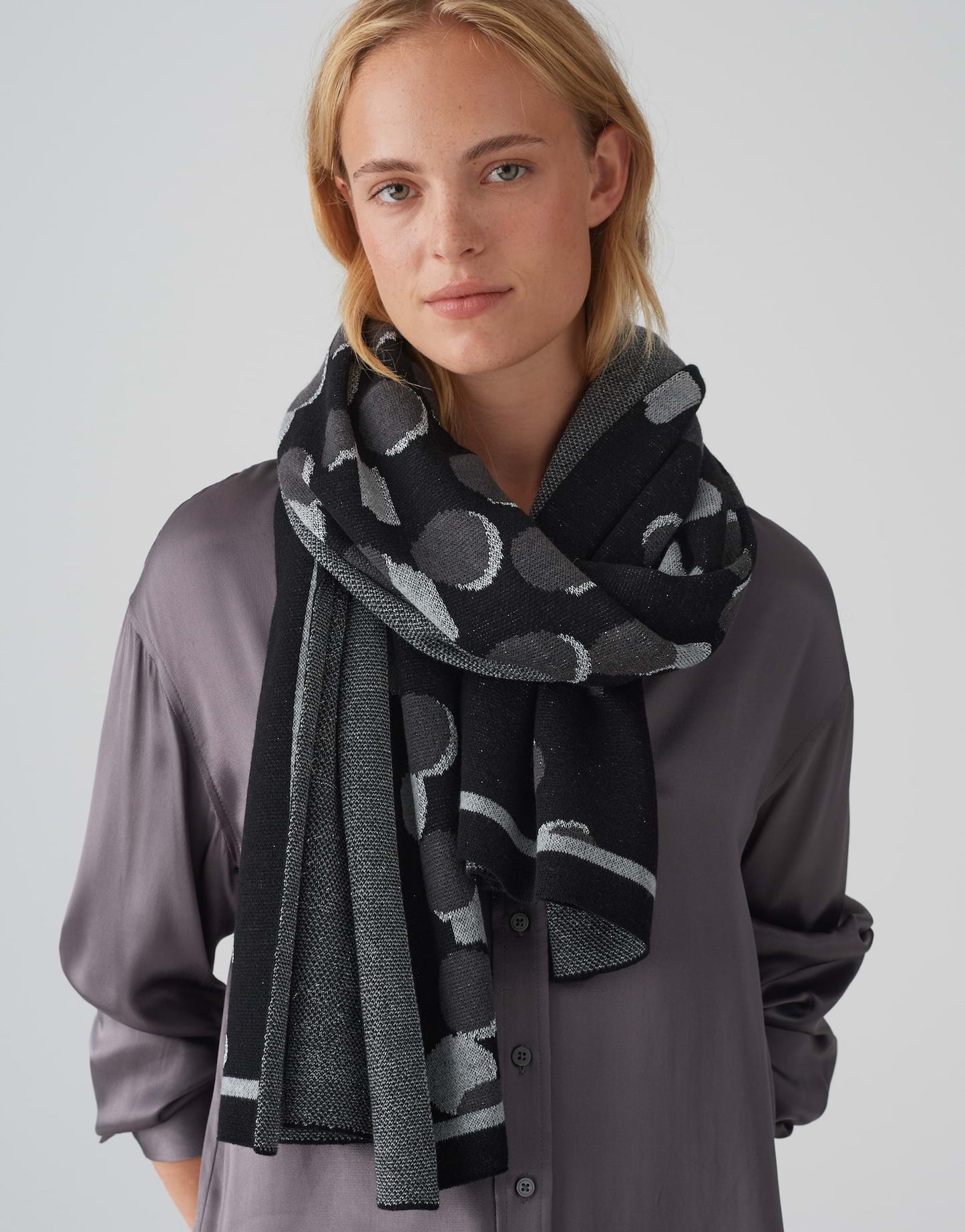 Acosmico scarf (Black)