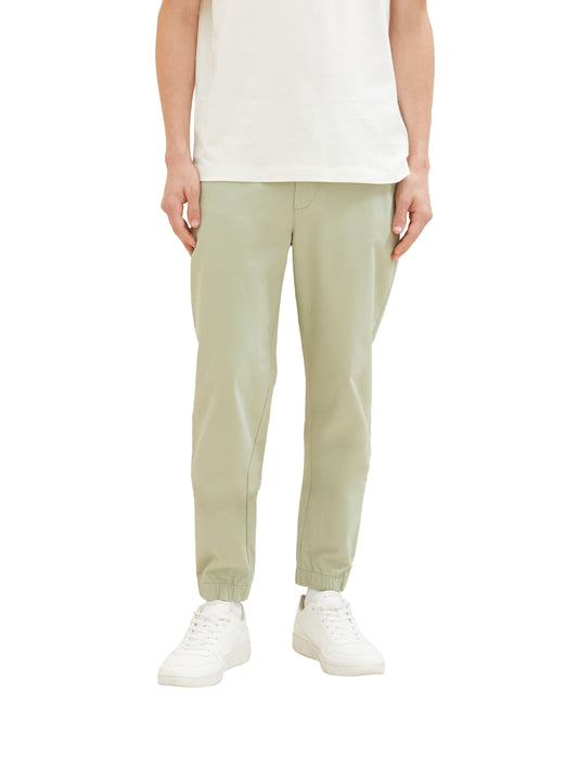 regular tapered chino